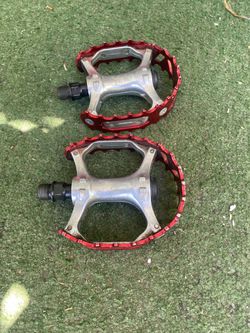 VP BMX Bear Trap Bike Pedals Red Anodized