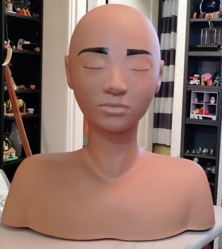 Mannequin Shoulders & Head for Practice Makeup Massage etc