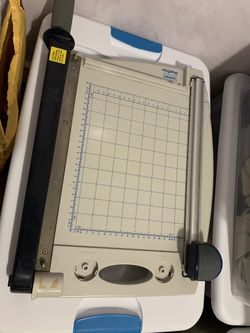 Paper cutter