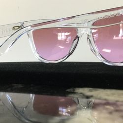 Oakley Fringe Pink 59mm Womens Sunglasses for Sale in Port  display picture 1