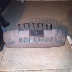 2000-2004 Jeep Cherokee Complete Front Bumper