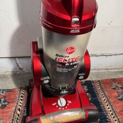 VACUUM CLEANER IN GOOD CONDITION 
