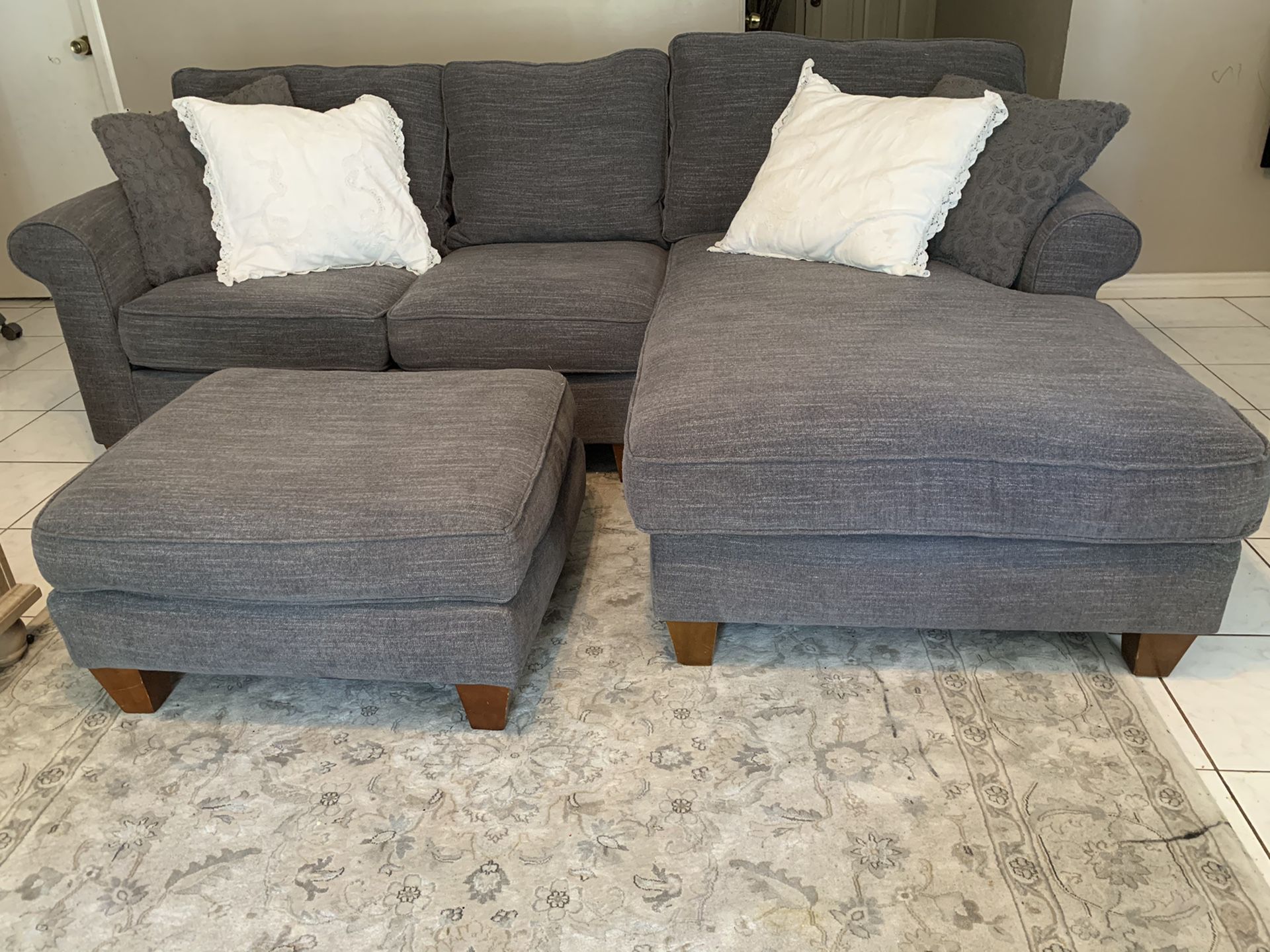 Charcoal gray havertys sectional and ottoman