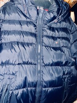 TOMMY HILFOGER PUFFER JACKET BRAND NEW - XL -$80