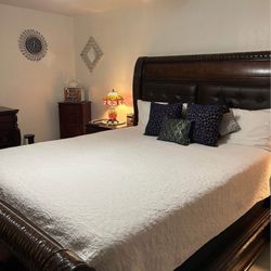Elegant California King Bedroom Set