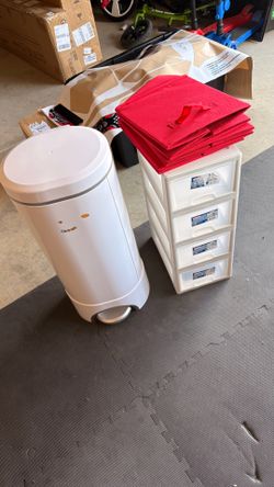 Shoe boxes and mukin diaper genie