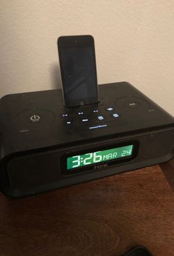 iPod Touch 4th generation 8gb AND IHOME