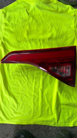 2019 GMC ACADIA Tail light passenger side