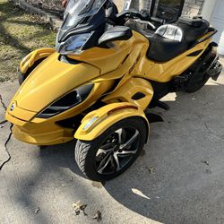 2014 Can Am Spyder STS
