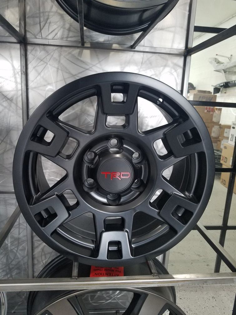 17x8 TRD style wheels fits FJ cruiser 6x139 et5