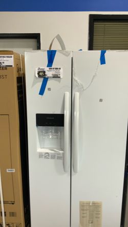 Frigidaire 22 cu.ft Standard Depth Side-by-Side Refrigerator $700