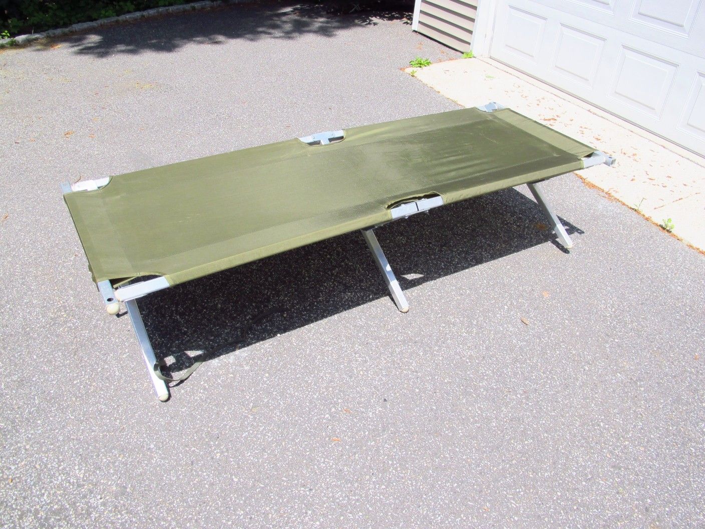 Army Cot Bed, Military, NEW in the box! 800 pound max, Navy, USMC, USAF,