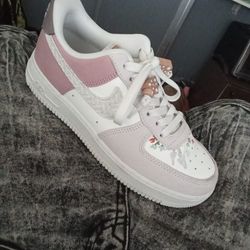 Mushroom Nikes Size 7 