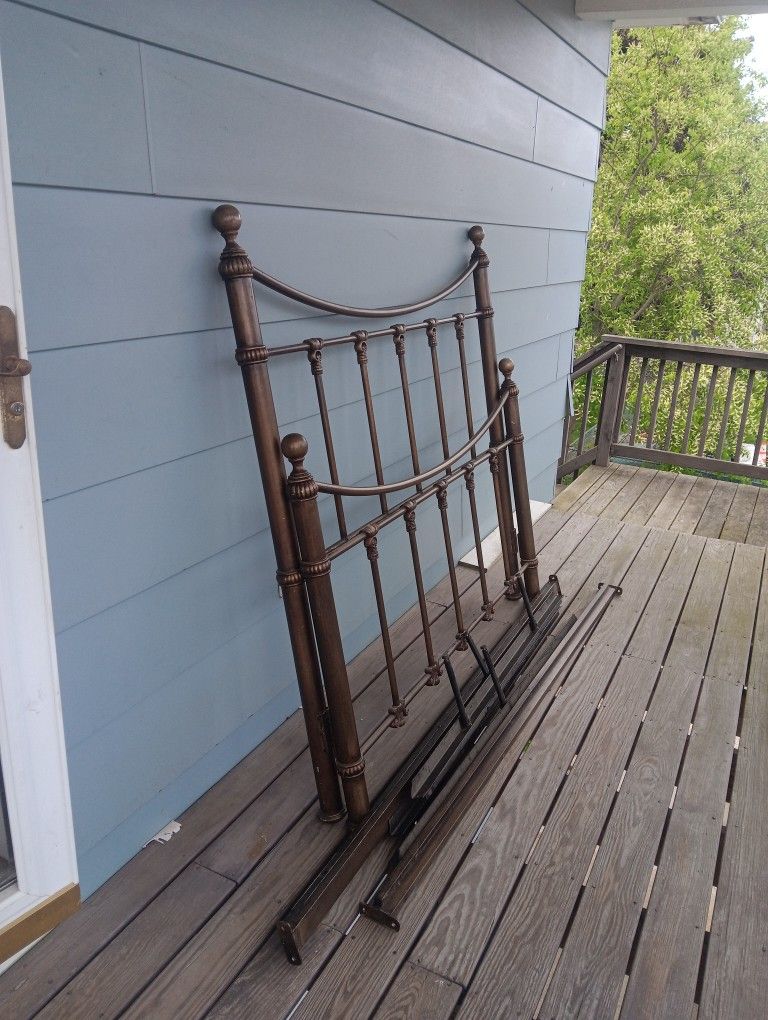 Free Metal Frame