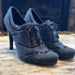 Stuart Weitzman for Neiman Marcus flannel platform bootie size 8 1/2. Gray