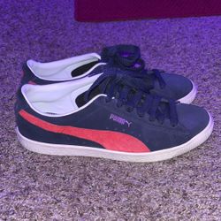 Suede pumas