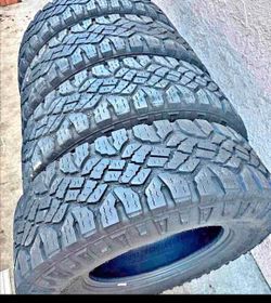 ♦️‼️ 285 75 R 18 Goodyear tires en perfectas condiciones de Vida