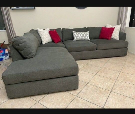 High Quality Sectional Couch From Jerome's 