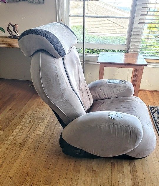 Massage Chair - Sharper Image's iJoy Turbo 2
