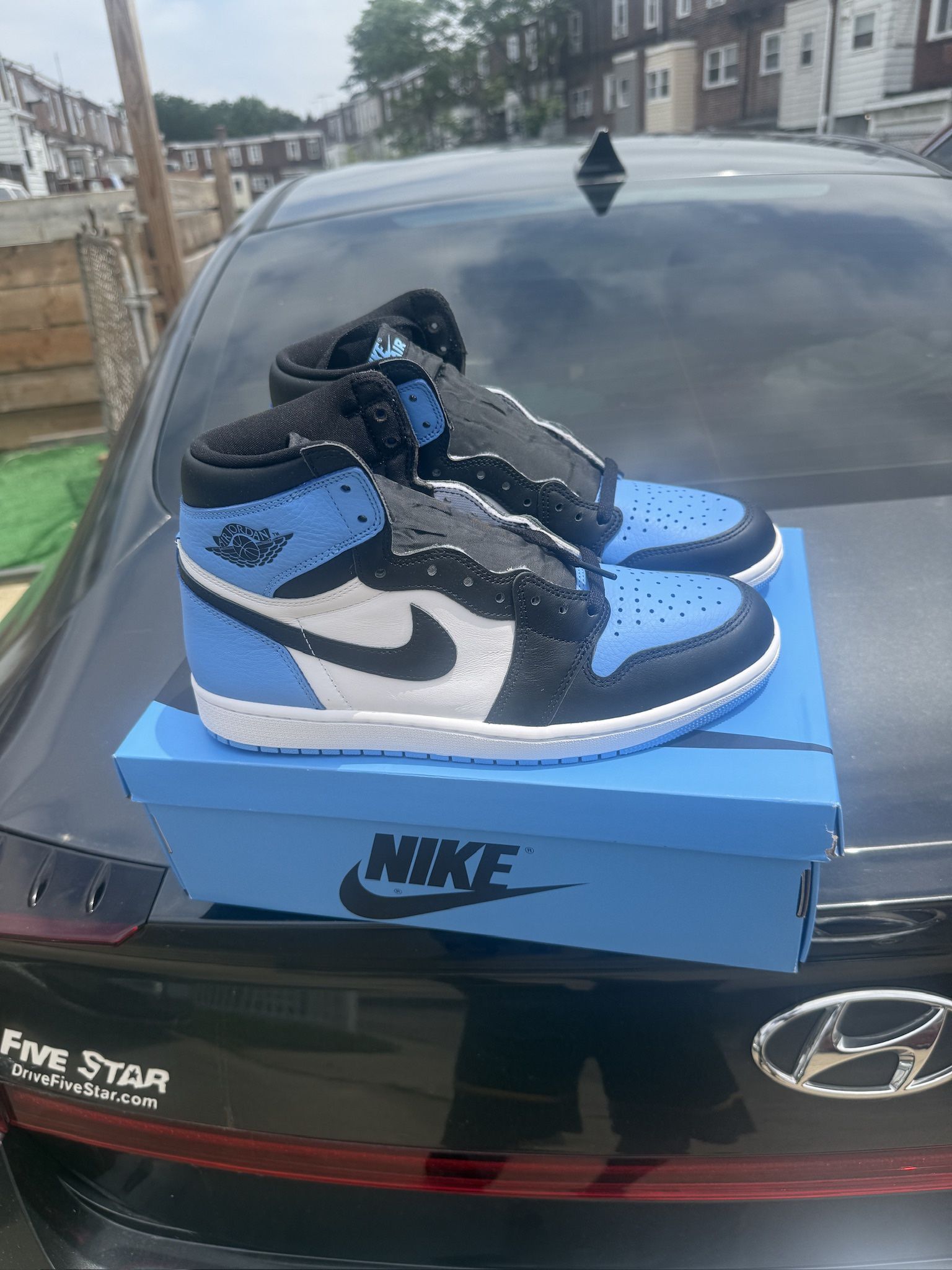 Air Jordan Retro 1 University Blue/black And White