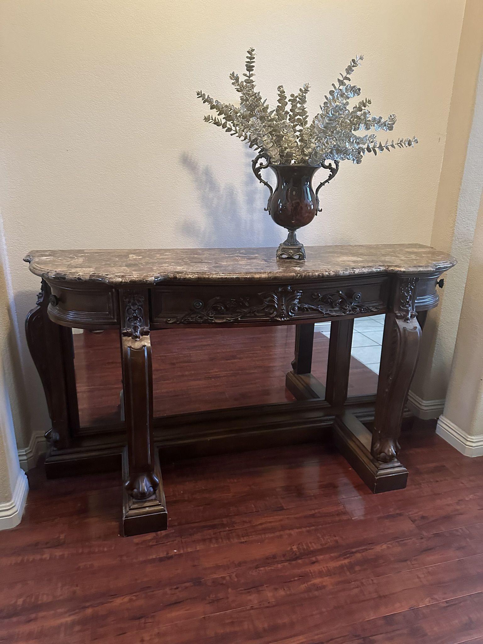 Console Entry Table 72x 37x 22