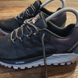 Merrell Hiking Shoes. Size 6 Women