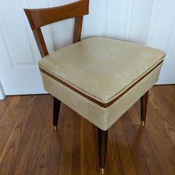 Nice MCM Small Chair