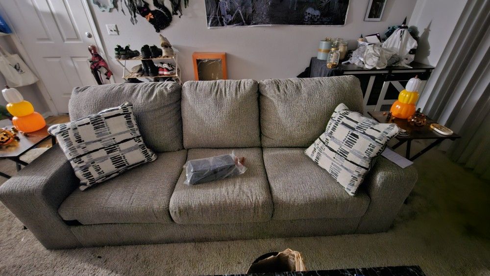 Ashley's Homes Presicorn Platinum Sofa