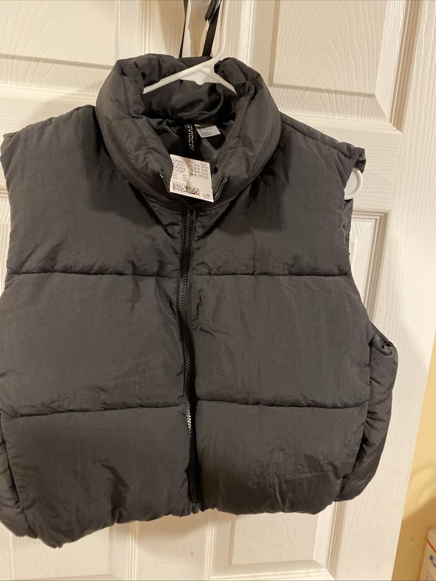 Divided H&M Puffer Vest Discontinued New