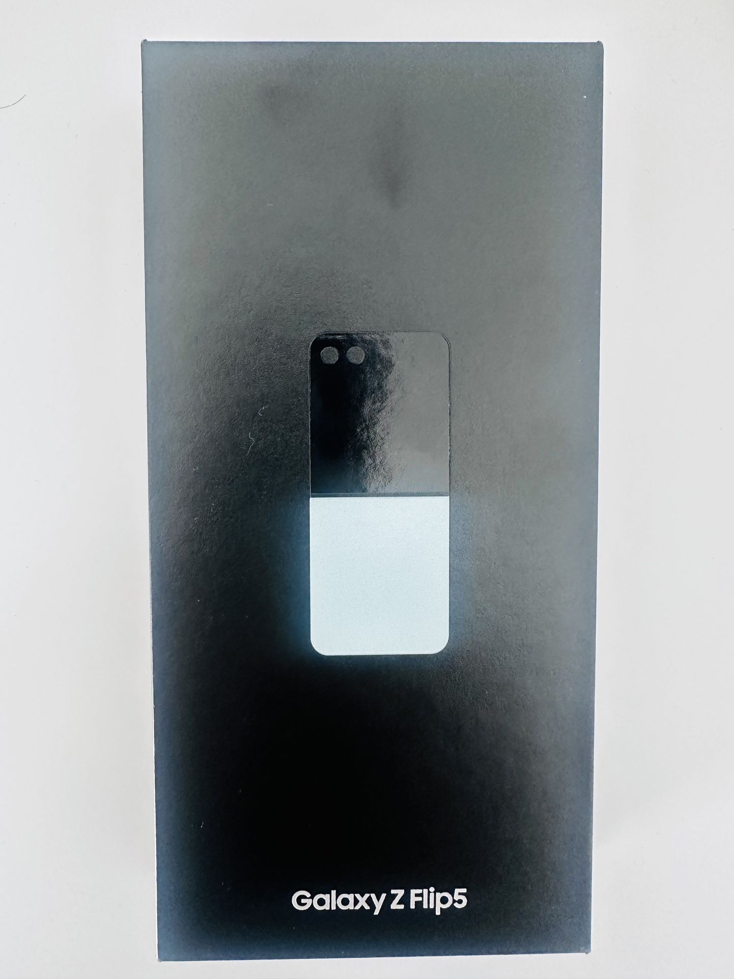 Samsung Galaxy Z Flip5 512gb - New Unopened, unlocked for Sale in