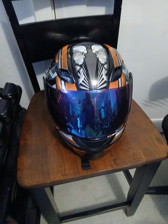 Es Un Buen Casco