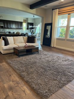 Area Rug (8x10) Brown