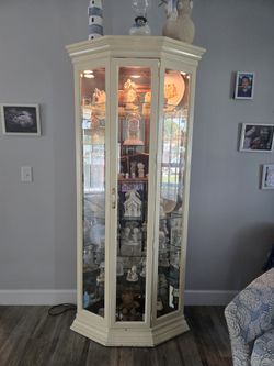 Lighted Curio