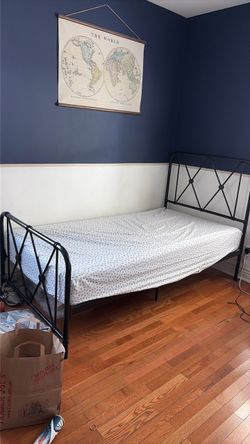 Twin bed frame (free)
