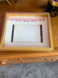 Frame with pink bows