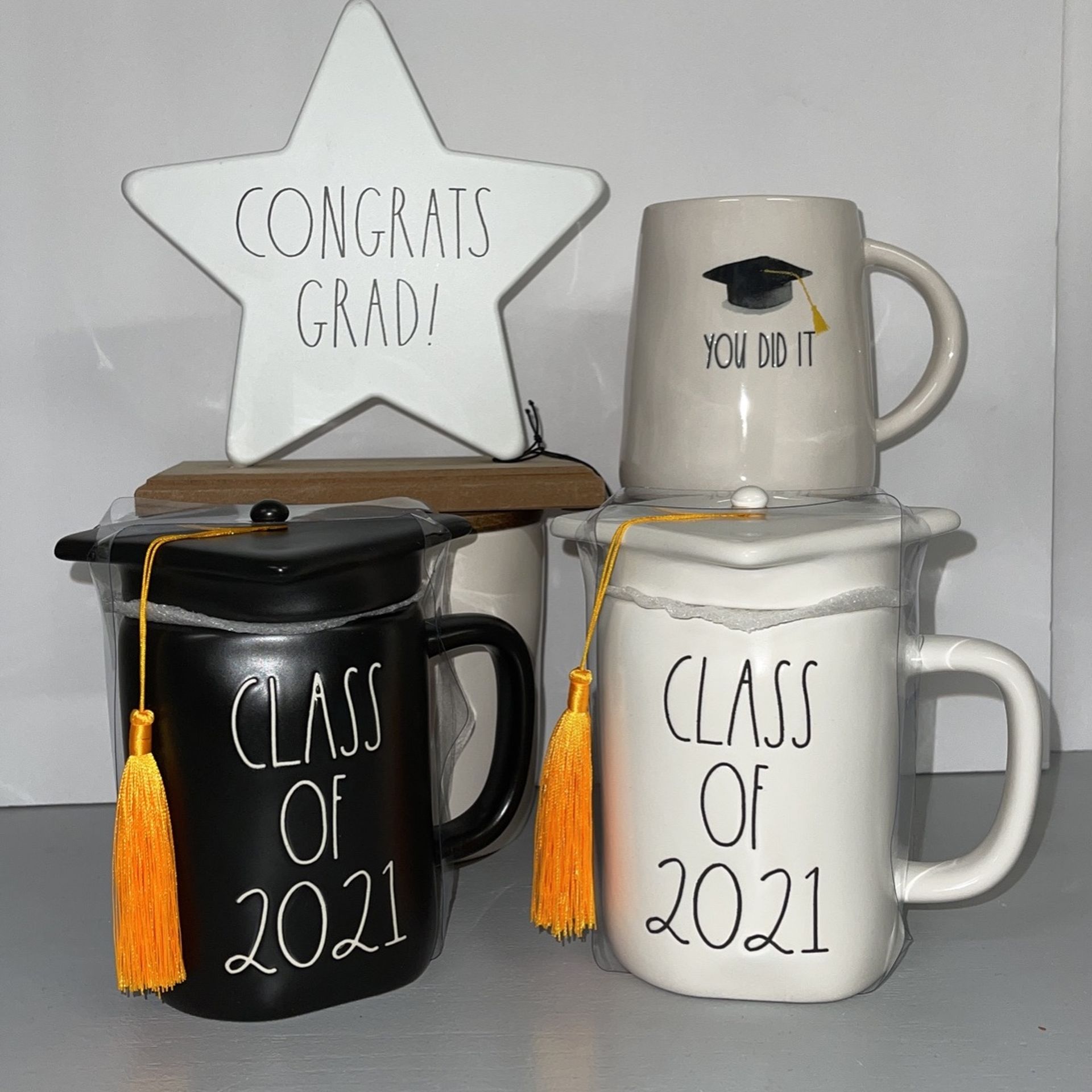 Rae Dunn “CLASS OF 2021” - Graduation Mug With Cap & Tassel Topper
