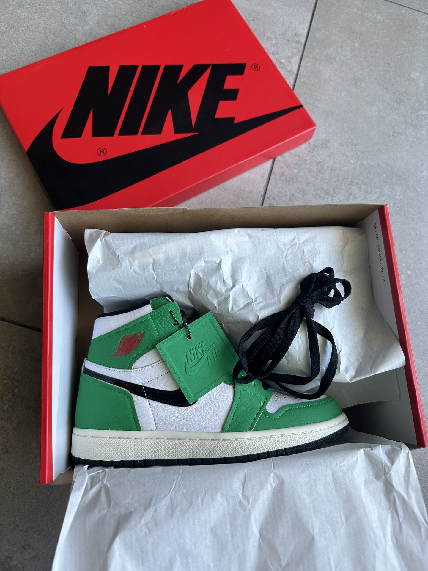 Jordan 1 Retro High Lucky Green (women’s)