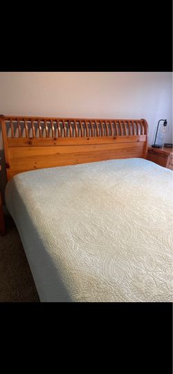 Solid Wood Sleigh Bed Frame with Spindle Headboard
