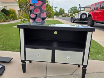 Accent table