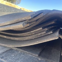  20. 4ft X 6ft X 3/4 In Rubber Mats 