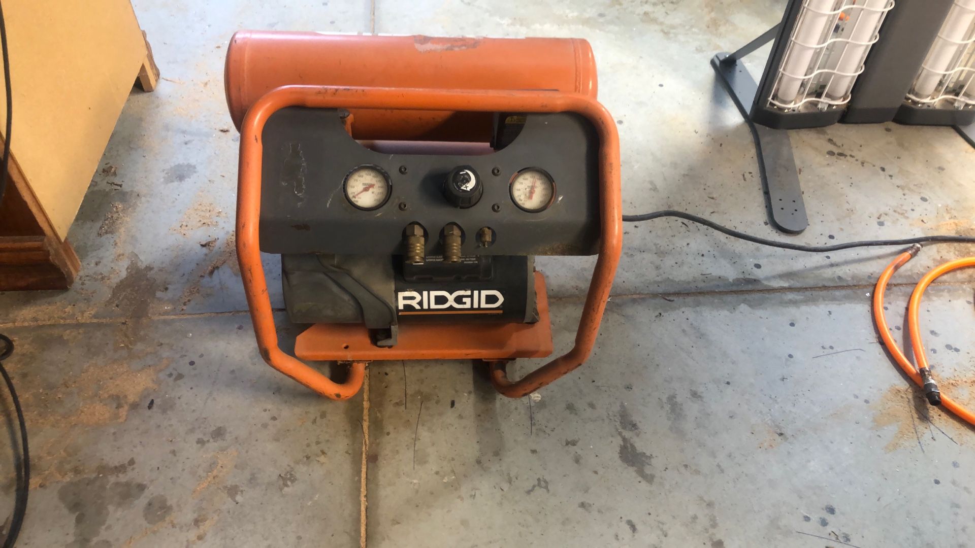 Rigid air compressor