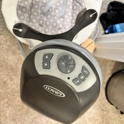 Graco Simple Sway Baby Swing – 6 Speeds, Music & Vibration