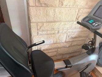 Vision Fitness R2100 Recumbent Exercise Bike – Great Condition!