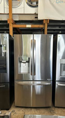 LG Stainless Steel French Door Fridge with IceMaker