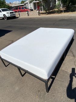 FREE DELIVERY: Full Size Memory Foam Bed