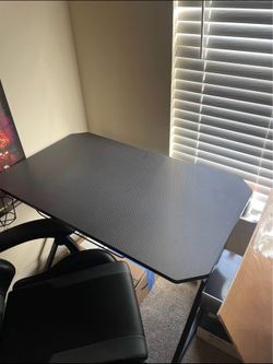 Gaming desk