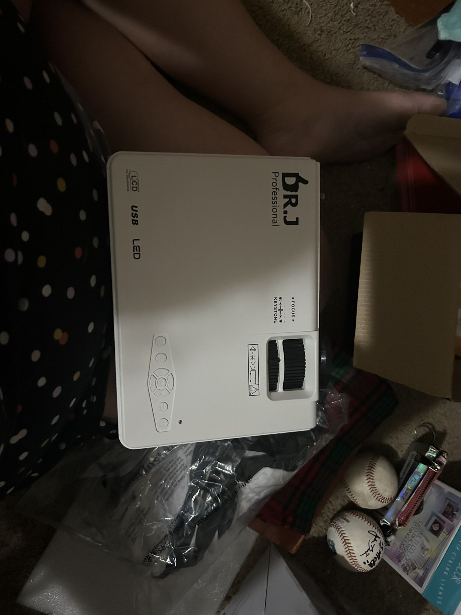 Projector With Screen 