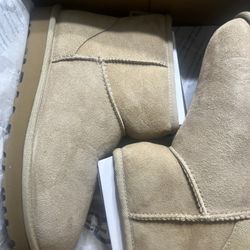 UGG Size 9 Women’s 