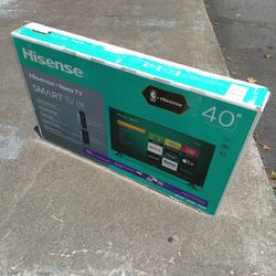 -Read Info- 2025 Model 40 In. Hisense Roku Smart TV W/Remote 