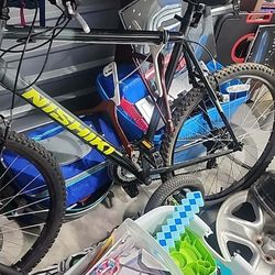 Nice Bike And Trailer Bundle Deal $199 Or Sold Separately 